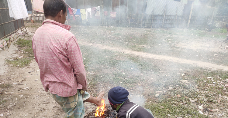 কুড়িগ্রামে তীব্র ঠান্ডায় বিপর্যস্ত জনজীবন