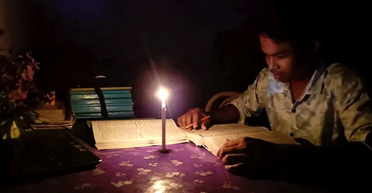 লোডশেডিংয়ে বিপর্যস্ত পরীক্ষার্থী-কৃষক-শ্রমজীবী