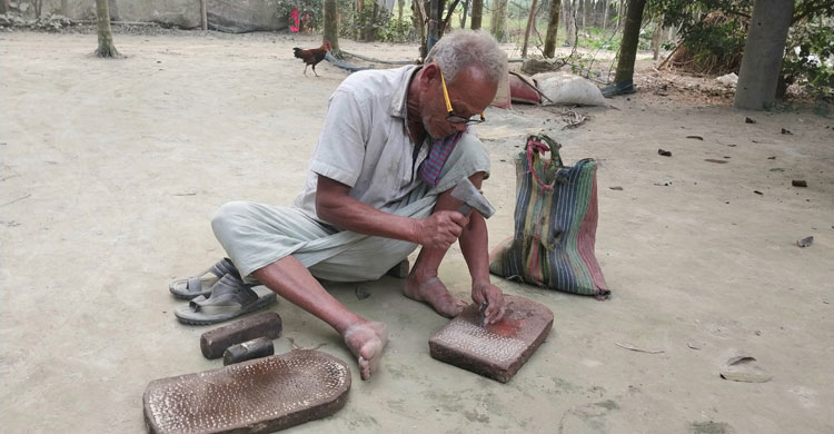শিল-পাটার ধার&zwnj; কে&zwnj;টে সংসার চলে শুশীলের