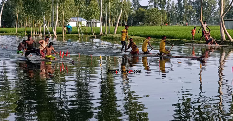 কুড়িগ্রামে ভেলাবাইচে মাতলো এলাকাবাসী