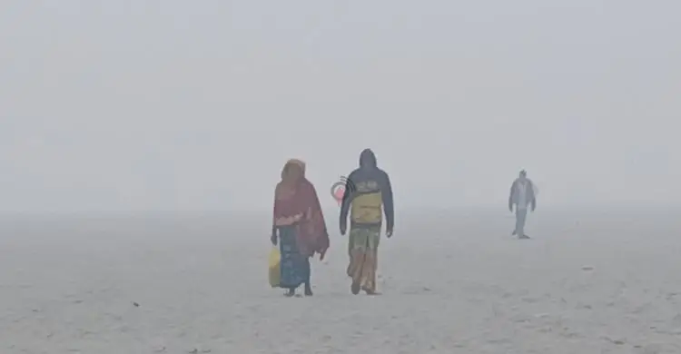 ঘন কুয়াশা-হিম বাতাসে স্থবির কুড়িগ্রামের জনজীবন