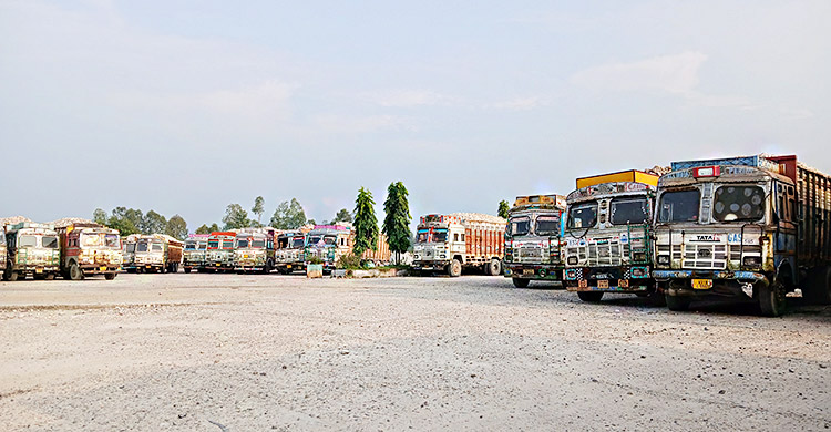 ১০ দিনের ছুটিতে সোনাহাট স্থলবন্দর