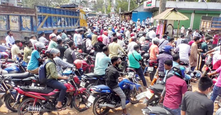 কুড়িগ্রামে জ্বালানি তেল বিক্রিতে কড়াকড়ি, প্রশাসনের জরুরি নির্দেশনা