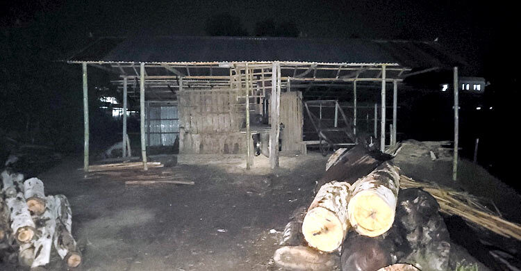 স’ মিলের করাতে কাটা পড়ে শ্রমিকের মৃত্যু