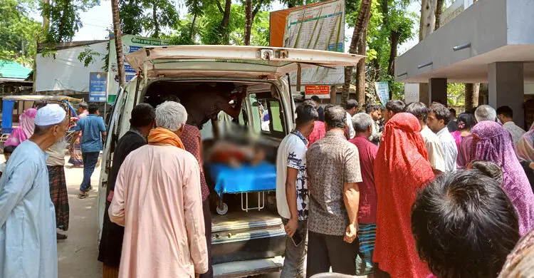 কুড়িগ্রামে ট্রাক্টরের ধাক্কায় অটোরিকশাচালকসহ নিহত ২