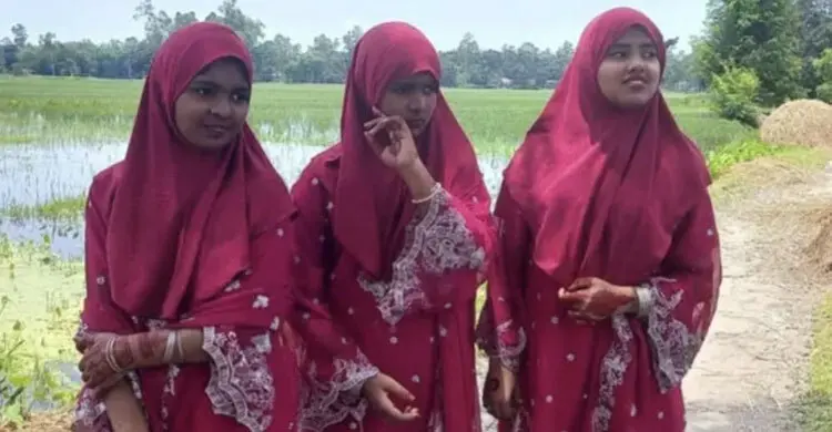 ট্যালেন্টপুলে বৃত্তি পেয়ে বিরল দৃষ্টান্ত গড়লো ৩ যমজ বোন