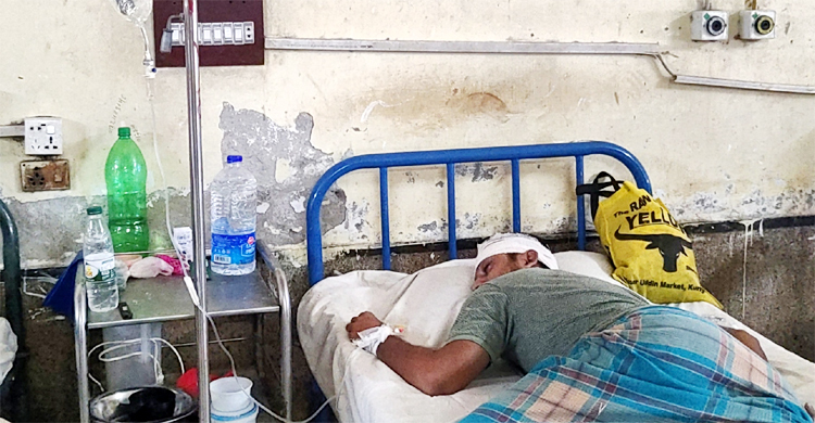 দ্বিগুণ দামেও মিলছে না ডিএনএস স্যালাইন