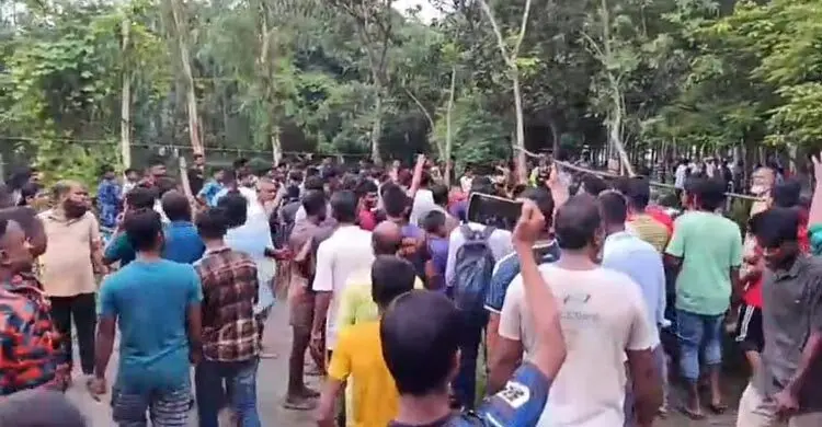 সরকারি রাস্তা নিয়ে দ্বন্দ্বে প্রাণটাই গেল