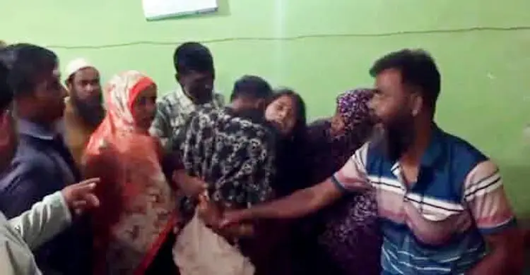 কেউ কাউকে ছাড়তে নারাজ, প্রেমিক যুগলের কান্নার ভিডিও ভাইরাল