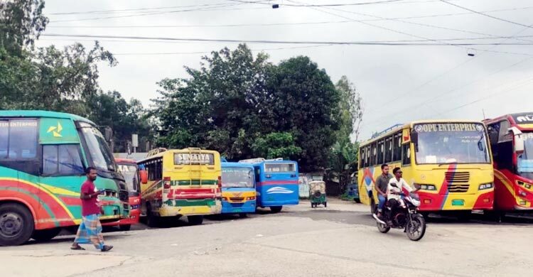 বাসে অগ্নিসংযোগ, ঢাকা-কুড়িগ্রাম রুটে বাস চলাচল বন্