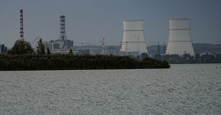 ইউক্রেনের হামলায় রাশিয়ার পারমাণবিক স্থাপনায় আগুন