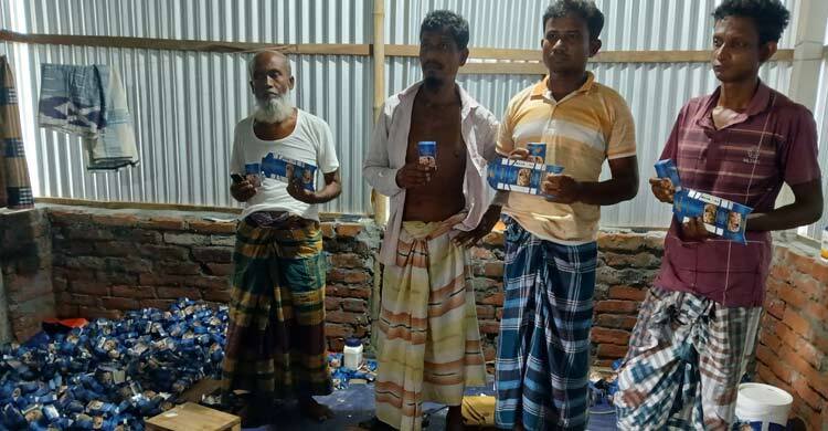 কুড়িগ্রামে নকল সিগারেট কারখানার সন্ধান, আটক ৪
