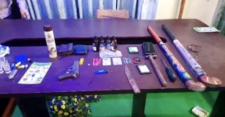 কুষ্টিয়ায় ‘টর্চার সেলের’ সন্ধান, অস্ত্র-মাদকসহ ৫ আটক