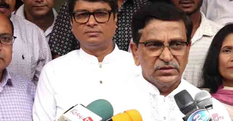 খালেদা জিয়ার চিকিৎসা নিয়ে রাজনৈতিক ইস্যু বানাতে ব্যস্ত বিএনপি