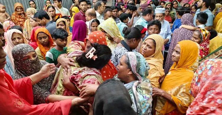 এক বছর আগে খুঁড়ে রাখা ড্রেনের গর্তে পড়ে প্রাণ গেলো শিশুর