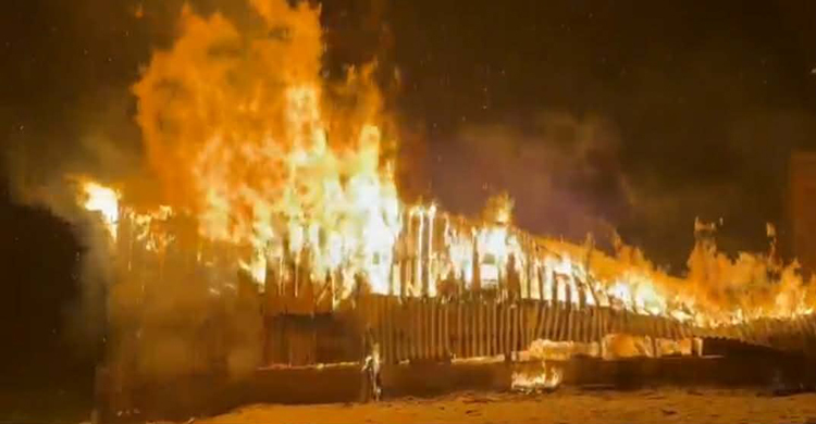 কুমারখালীতে গভীর রাতে আগুনে পুড়ল তিন দোকান