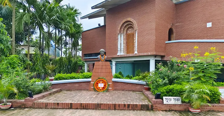 জন্মজয়ন্তীতেও অবহেলিত কাঙাল হরিনাথ