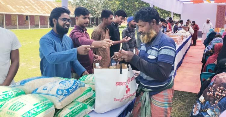 কুষ্টিয়ায় বিনামূল্যে চাল-ডাল পেলেন ৪৫০ দরিদ্র