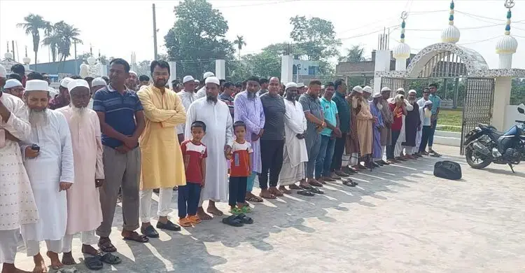 কুষ্টিয়ার নিহত তিনজনের দাফন একজনের শেষকৃত্য সম্পন্ন