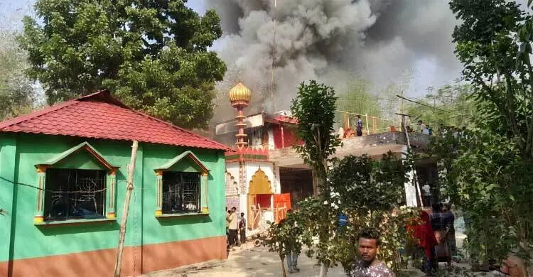 Mob lynches ‘Pir’ in Kushtia, burns down his hospice