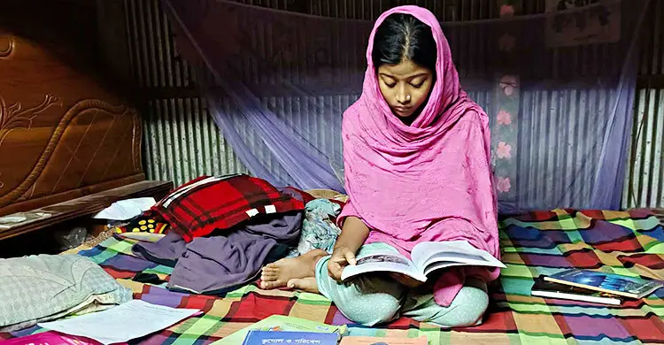 পরীক্ষার আগের দিন মানবিকের ছাত্রী পেলো বাণিজ্য বিভাগের প্রবেশপত্র