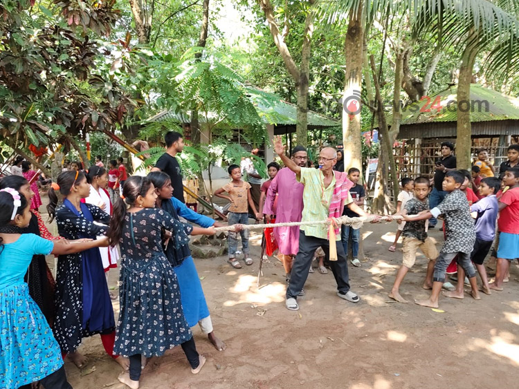 কী নেই নাসির স্যারের বাগানে, শুক্রবার হলেই ছুটে আসে শিশুরা