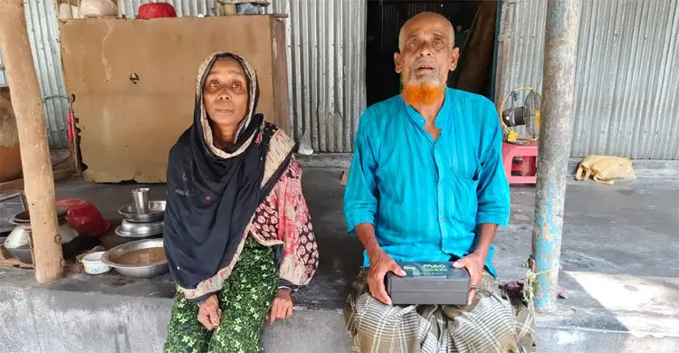 এক বছরে দুইবার ভ্যান চুরি, কীভাবে চলবে বৃদ্ধ আব্দুল্লাহর সংসার?