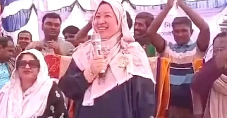 ভাঙা বাংলায় ভোট চেয়ে প্রশংসায় ভাসছেন বিএনপি প্রার্থীর চীনা স্ত্রী