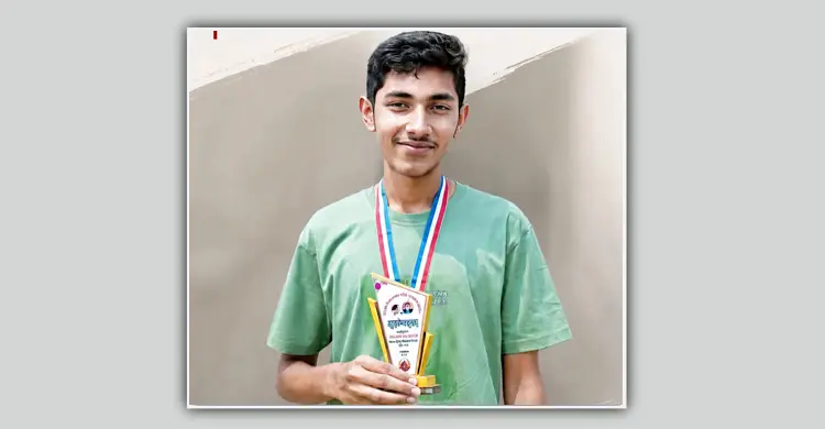 ৫ কিমি সাইকেল চালিয়ে স্কুলে যাওয়া রওনক এসএসসিতে যশোর বোর্ডে দ্বিতীয়