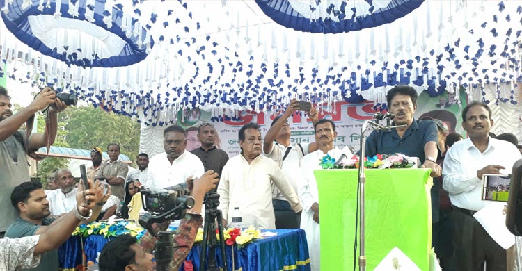 বিএনপি নেত্রীকে অশালীন সম্বোধন জাপা নেতার, ঝাড়ু মিছিল-অফিস ভাঙচুর