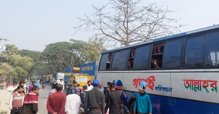 থানার দাবিতে কুষ্টিয়া-ঝিনাইদহ মহাসড়ক অবরোধ
