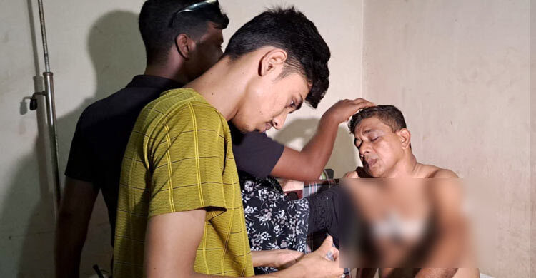 আওয়ামী লীগ নেতাকে ধরতে গেলে পুলিশের ওপর হামলা