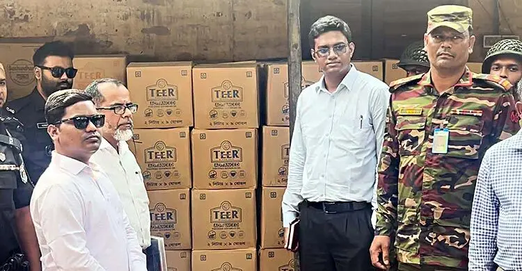 কুষ্টিয়ায় তেল মজুত করায় ব্যবসায়ীকে লাখ টাকা জরিমানা