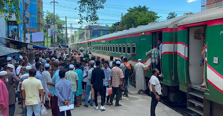 কুষ্টিয়া দুই ঘণ্টা আটকে থাকলো সুন্দরবন এক্সপ্রেস