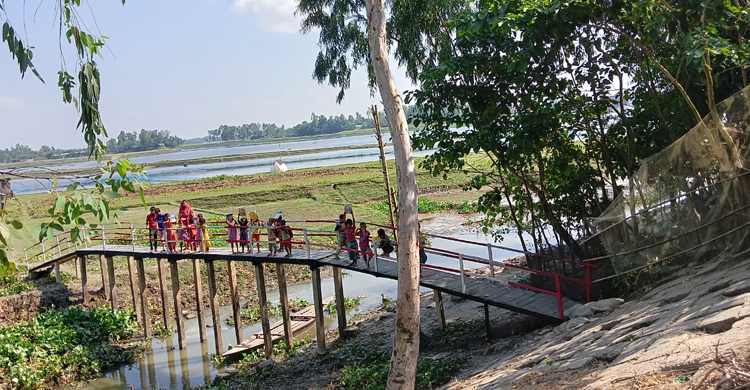 ‘আর পানিতে ভিজে স্কুলে যেতে হবে না’