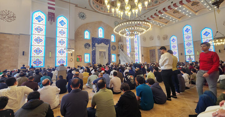 কুয়েতে ঈদুল ফিতর, মসজিদে মসজিদে নামাজ আদায়