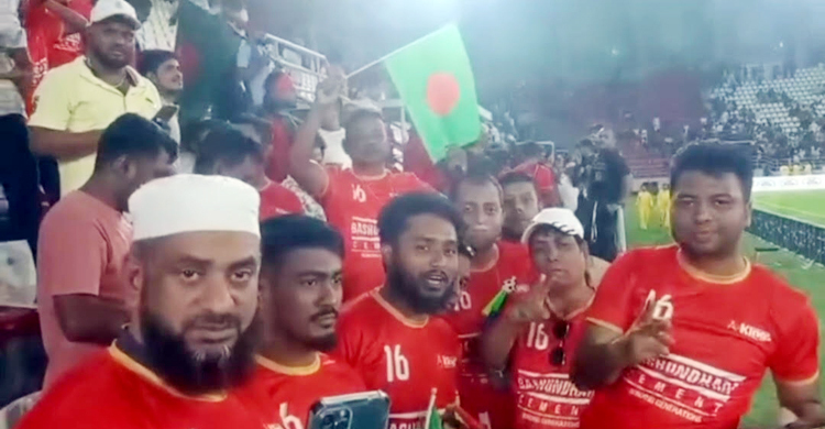 কুয়েতে ফুটবল খেলা চলাকালে মাঠে ‘জয় বাংলা’ স্লোগান