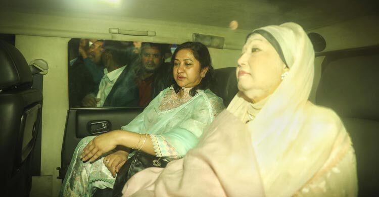 Khaleda on her way to airport