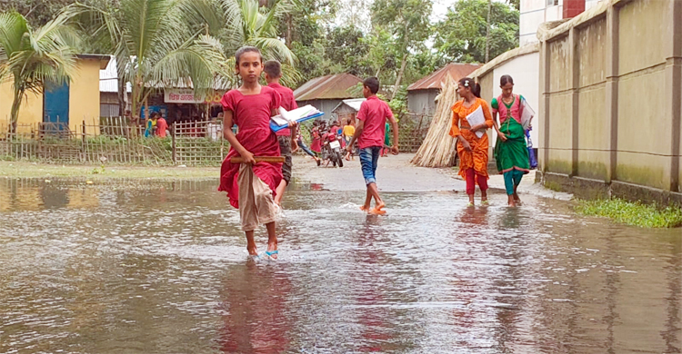 তিস্তার পানি কমলেও দুর্ভোগ মানুষের