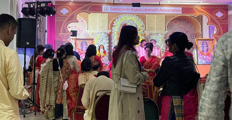 লন্ডনে উৎসবমুখর পরিবেশে শারদীয় দুর্গোৎসব উদযাপন