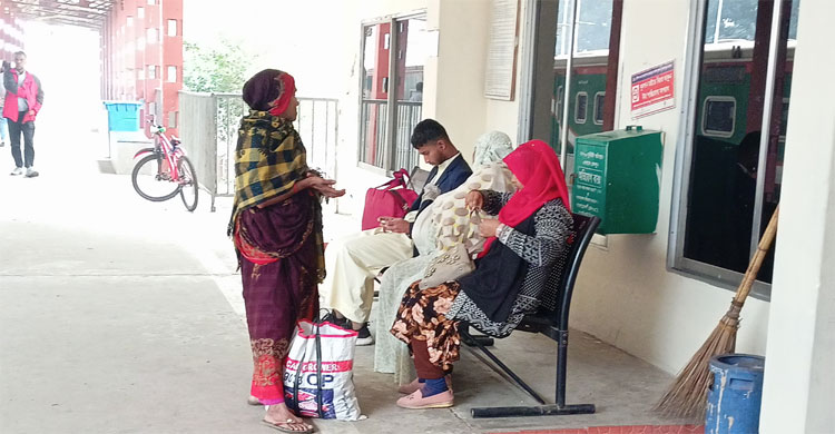 &lsquo;ট্রেন বন্ধ, আবার ৬০ কিলোমিটার দূরে বাড়িতে ফিরে যাচ্ছি&rsquo;