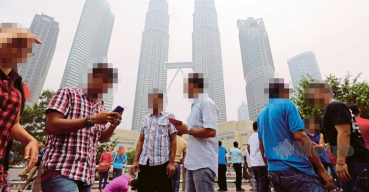 মালয়েশিয়ানদের অর্থনৈতিক সুযোগ কমছে, বাড়ছে বিদেশিদের প্রভাব