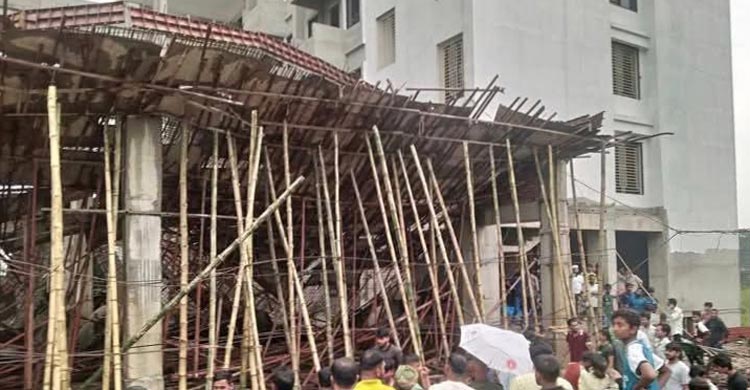 কবি নজরুল বিশ্ববিদ্যালয়ে ছাদ ধসে ১১ শ্রমিক আহত
