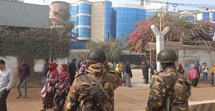 Labour unrest erupts in Ashulia over demand for 15% increment