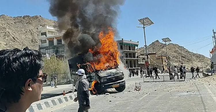 লাদাখে ক্ষোভের আগুন, মোদী সরকারের জন্য কতটা চিন্তার?