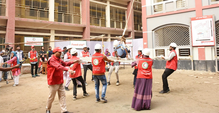 রেড ক্রিসেন্টের দুর্যোগ প্রস্তুতি মহড়া দেখলেন ইইউ কমিশনার লাহবিব