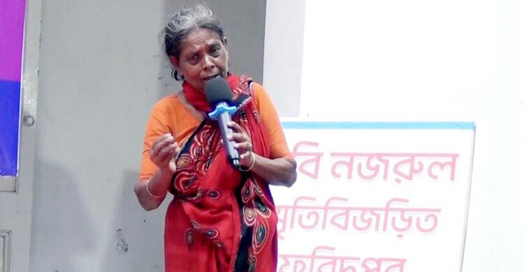 নজরুলসংগীত গেয়ে ভাইরাল লায়লা বাউলের পাশে সংস্কৃতি মন্ত্রণালয়