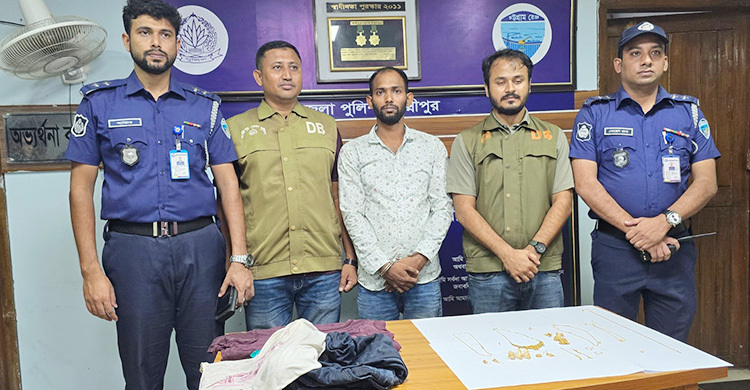 স্বর্ণের লোভে মামি-মামাতো বোনকে গলা কেটে হত্যা, যুবক গ্রেফতার