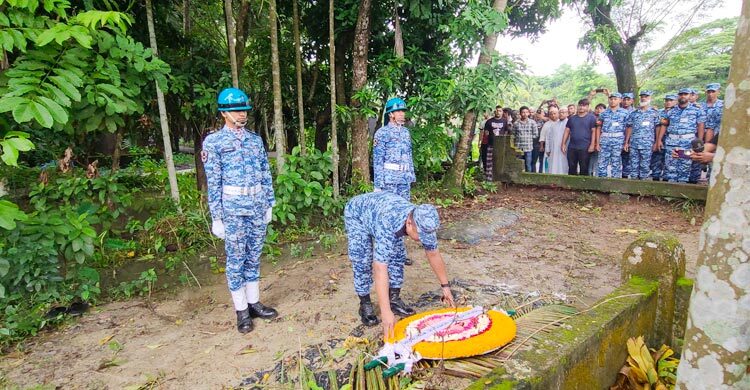 নিহত শিক্ষার্থী সায়ানের কবরে বিমানবাহিনীর শ্রদ্ধা