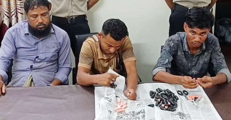 তিন মাদক কারবারির পায়ুপথে মিললো সাড়ে ৫ হাজার ইয়াবা